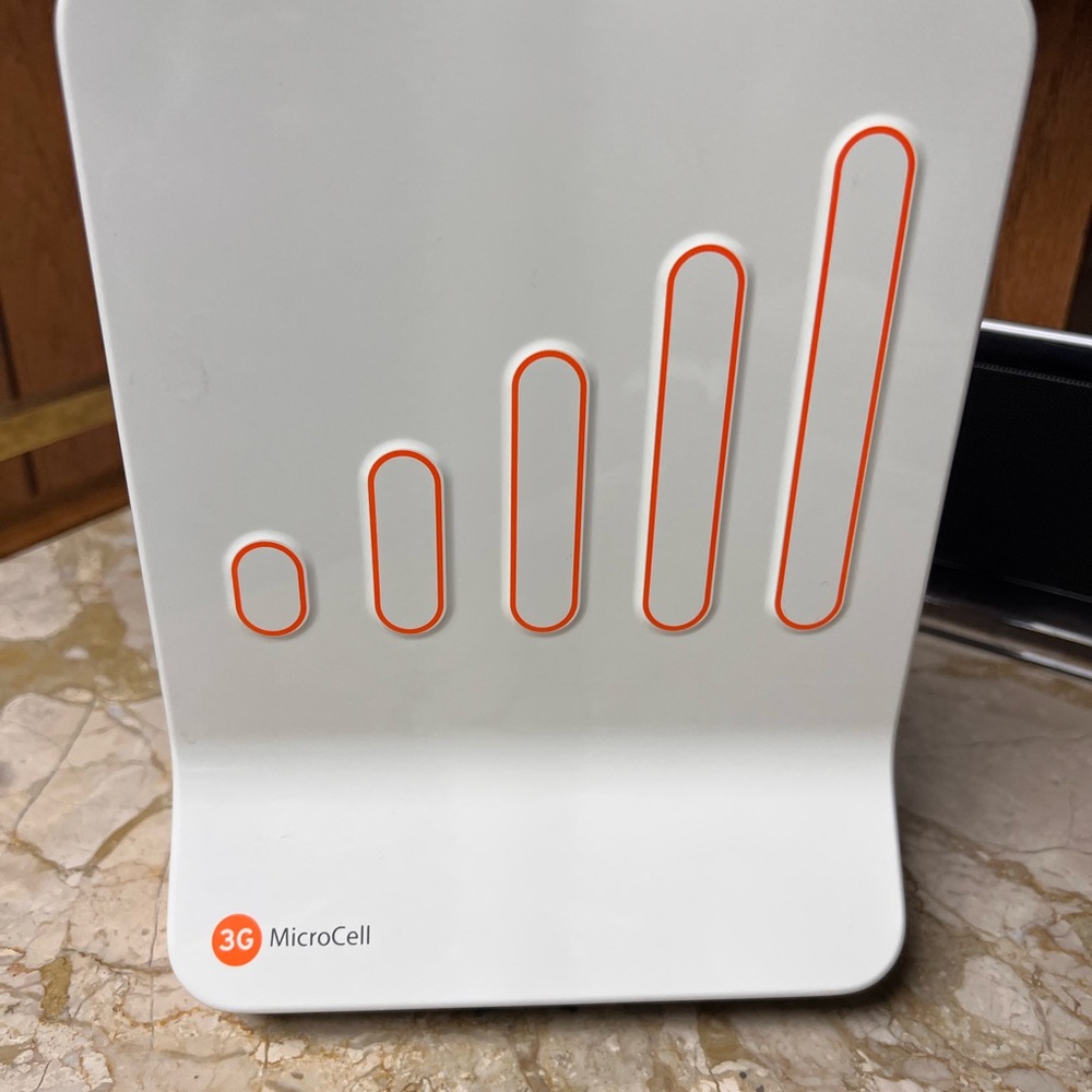 Cisco AT&T 3G MicroCell DPH153-AT Signal Booster Tower Antenna Wi-Fi Internet